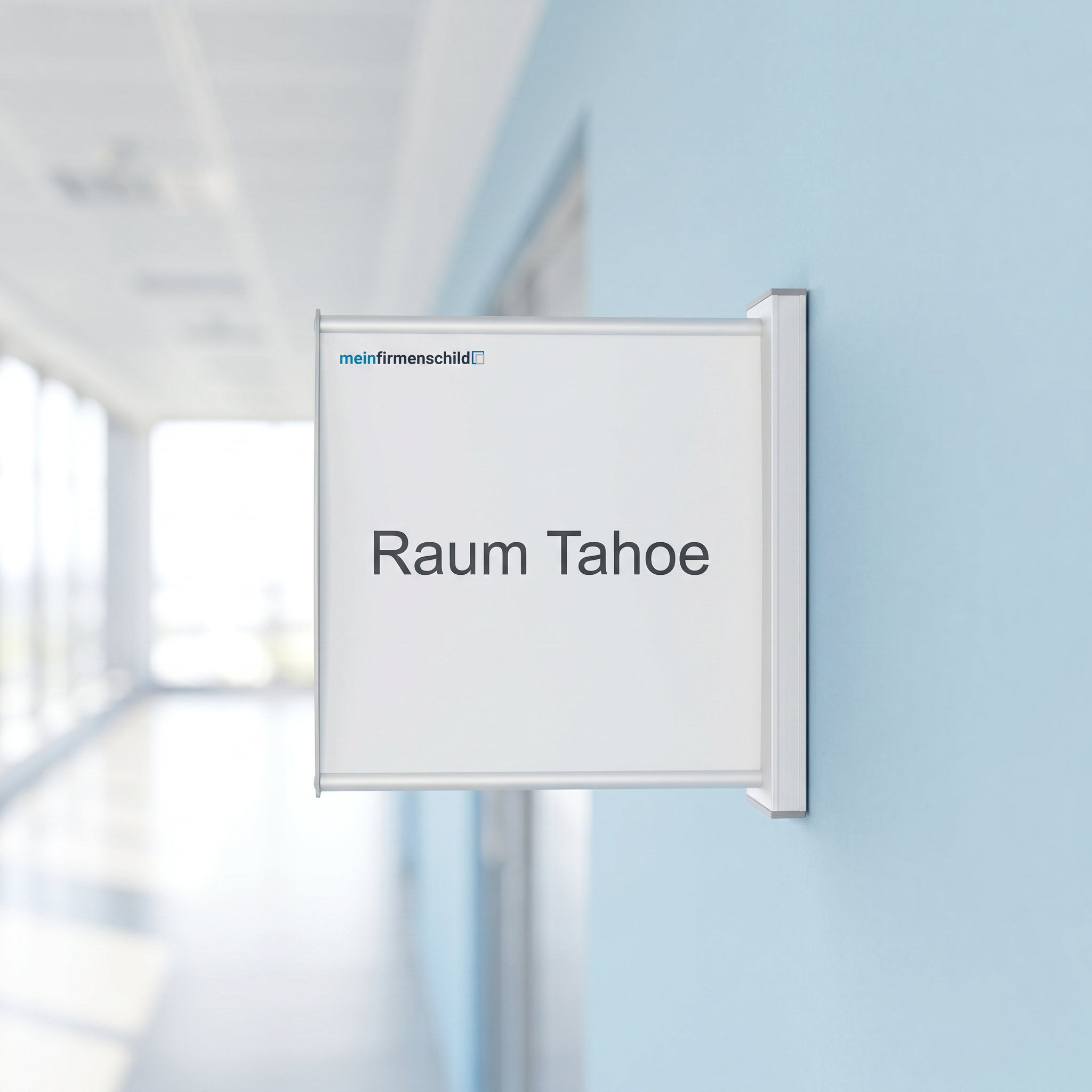 Tahoe Fahnenschild · 148,5 × 163 mm · Hochformat · Anwendungsbild (meinfirmenschild)